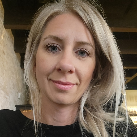 Meet your Posher, Shawna - Picture 1 of 1